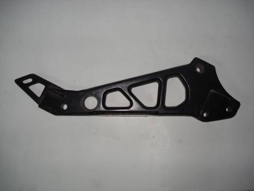 GILERA RV 125 SUPPORTO PEDALINO DESTRO 322027